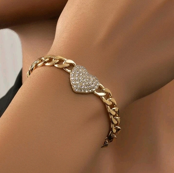 Jewelry - Rhinestone Heart cluster and link Decor gold Bracelet For Woman.